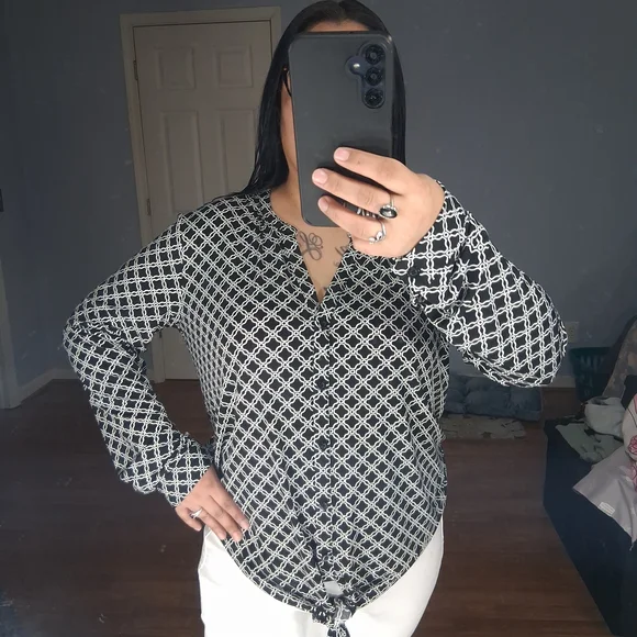 Dana Buchman Black and White Geometric Button-Front Blouse - Picture 3 of 3